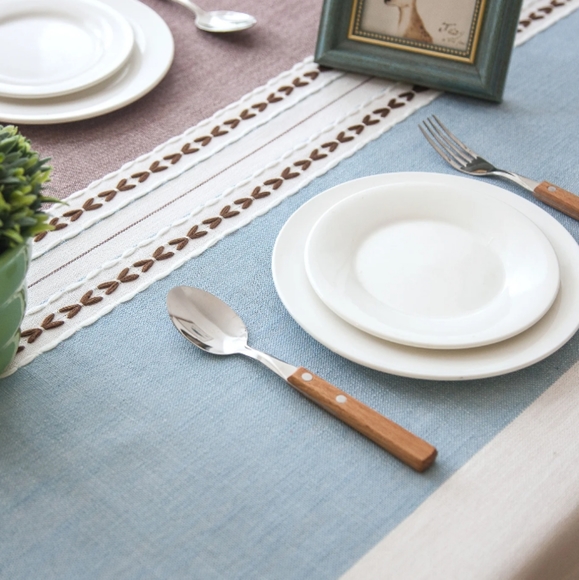 Tablecloth - Picture 4 of 7